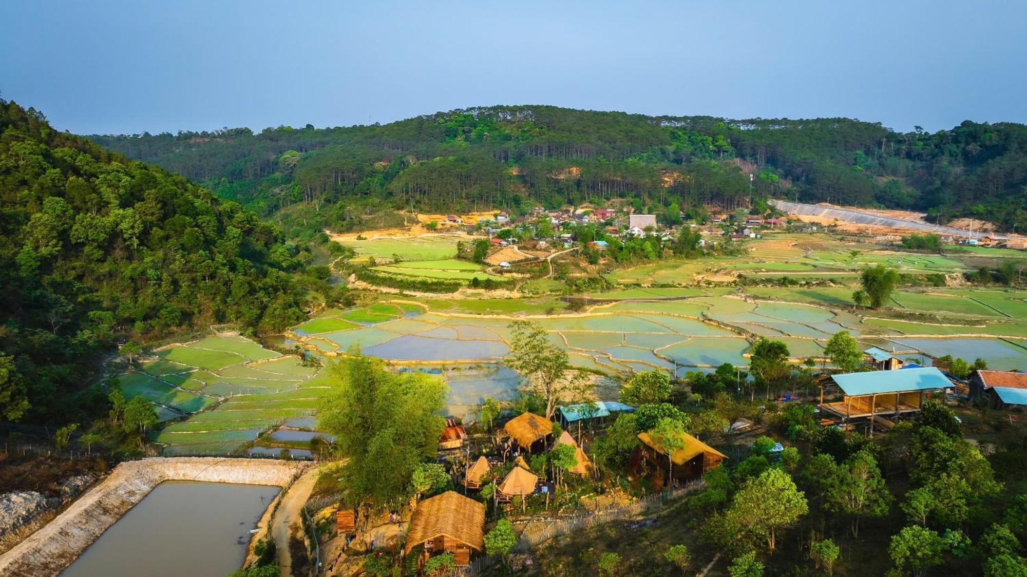 Nha Trong Ban - Homestay Mang Den Kon Von Kla Eksteriør billede